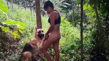 Steamy woman tries sex with the German Sheppard she own